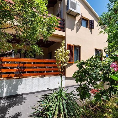 Vacation House Anna Карлобаг Экстерьер фото
