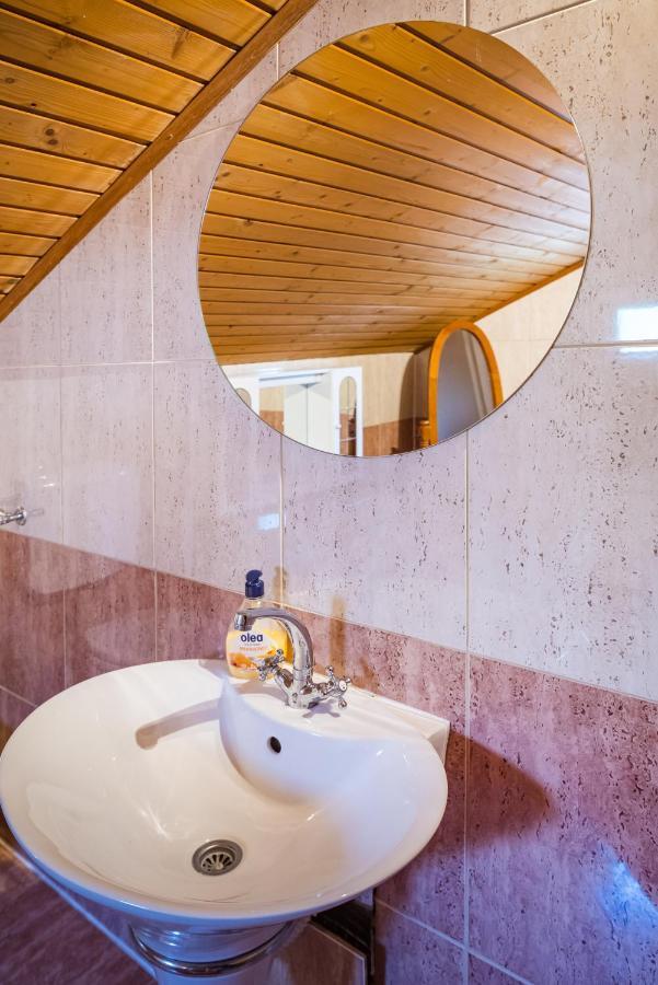 Vacation House Anna Карлобаг Экстерьер фото